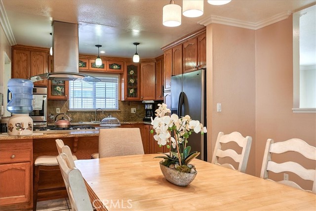 Detail Gallery Image 7 of 52 For 6372 Larchwood Dr, Huntington Beach,  CA 92647 - 4 Beds | 2 Baths