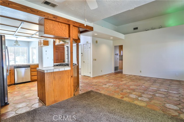 Detail Gallery Image 24 of 64 For 2003 Springcreek Cir, Upland,  CA 91784 - 3 Beds | 2 Baths