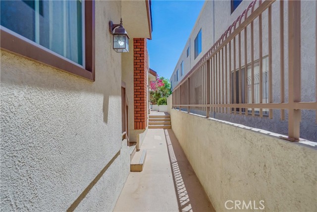 Detail Gallery Image 41 of 43 For 536 E Magnolia Bld #105,  Burbank,  CA 91501 - 3 Beds | 2/1 Baths