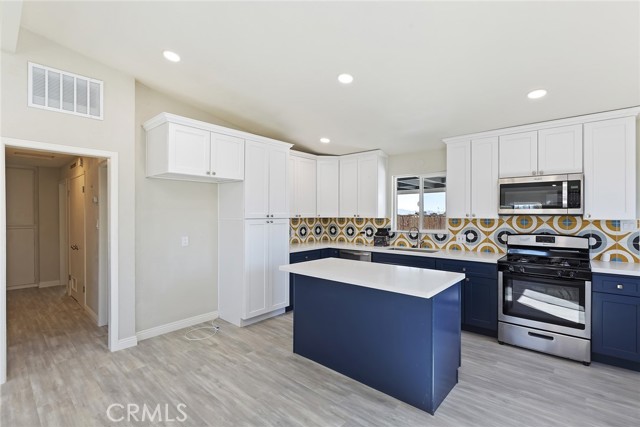 Detail Gallery Image 11 of 27 For 5951 Rose Ellen Ave, Twentynine Palms,  CA 92277 - 3 Beds | 2 Baths