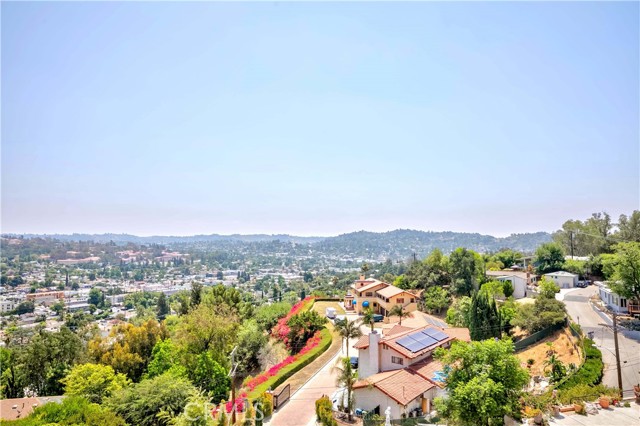 2522 Kerwin Place, Los Angeles CA: https://media.crmls.org/medias/40809bd2-54fa-438c-809e-ffecf81b583d.jpg
