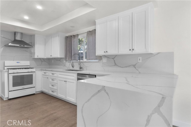 10829 Firmona Avenue photo 10