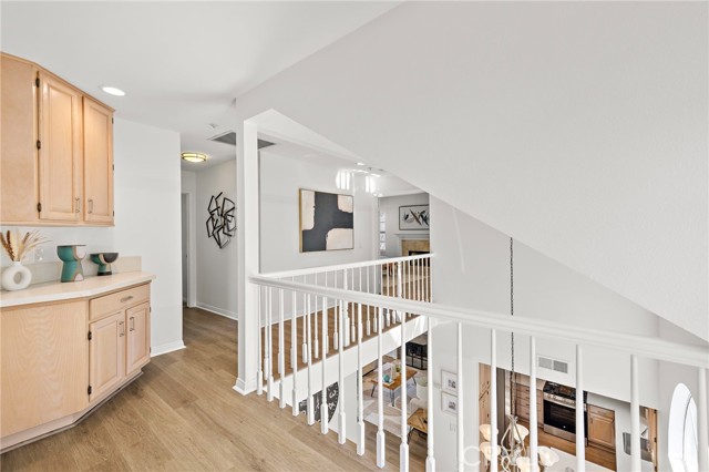 Detail Gallery Image 9 of 28 For 2563 Orange Ave #C,  Costa Mesa,  CA 92627 - 3 Beds | 2/1 Baths