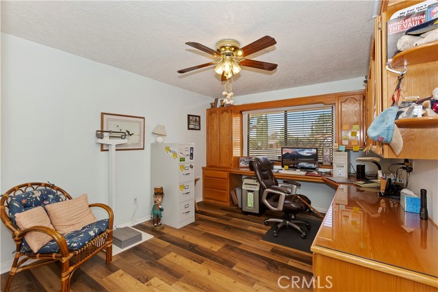 Detail Gallery Image 21 of 47 For 20407 Eyota Ln, Apple Valley,  CA 92308 - 3 Beds | 2 Baths