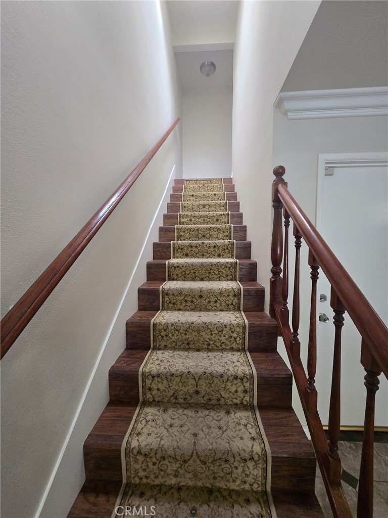https://media.crmls.org/medias/40815630-54d7-46e2-8fb9-3726108e79d6.jpg?preset=X-Large