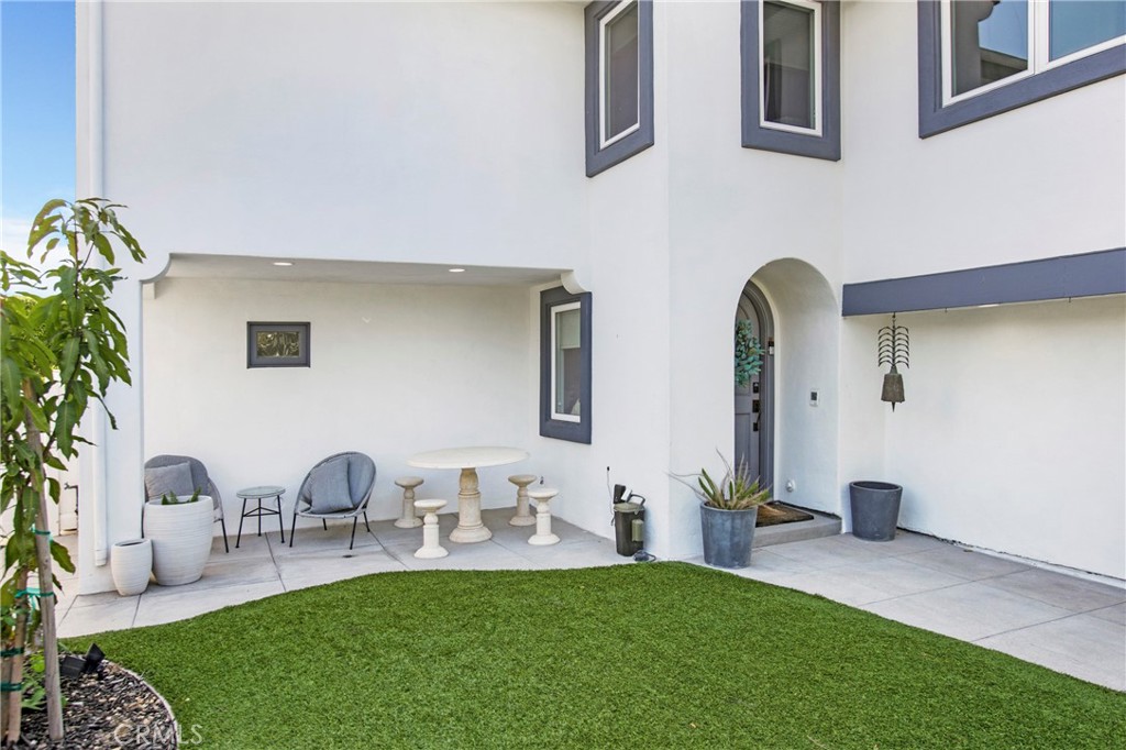 MLS #OC25163421 img 3