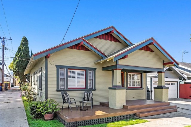 Detail Gallery Image 2 of 33 For 2820 E Colorado St, Long Beach,  CA 90814 - 2 Beds | 1 Baths