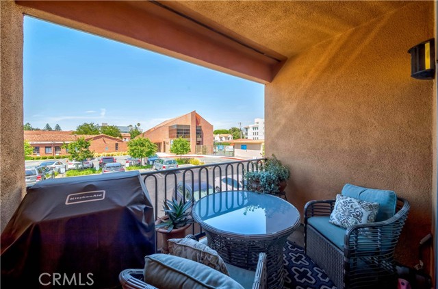 Detail Gallery Image 11 of 24 For 4821 Bakman Ave #206,  North Hollywood,  CA 91601 - 3 Beds | 3 Baths