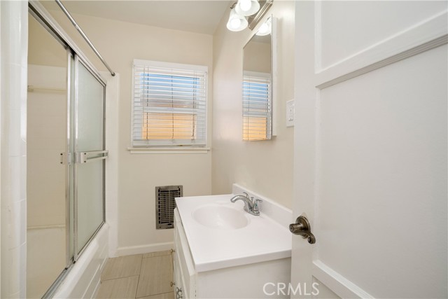 Detail Gallery Image 13 of 35 For 5918 S Fairfax Ave, Los Angeles,  CA 90056 - 4 Beds | 2 Baths