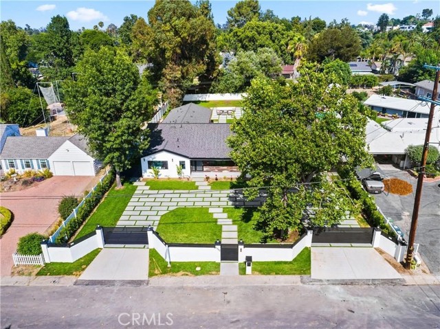 5702 Lubao Avenue, Woodland Hills CA: https://media.crmls.org/medias/408378cd-f5bf-4725-9cd2-c10ec0cee505.jpg