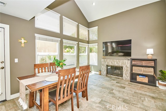 19 Las Cruces, Irvine CA: https://media.crmls.org/medias/4083e01d-633c-4af0-a2d2-0fb8aafa647b.jpg