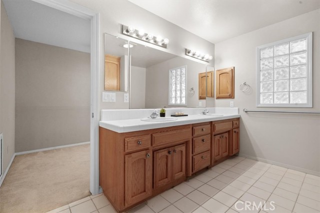 2322 Almond Springs Drive, Paso Robles CA: https://media.crmls.org/medias/40845e04-c62b-424d-92cc-3d619a41b089.jpg