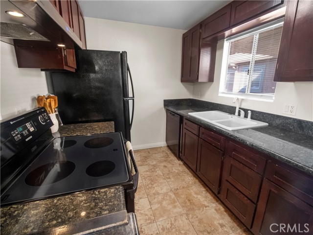 Detail Gallery Image 10 of 39 For 2507 E 15th #304,  Long Beach,  CA 90804 - 2 Beds | 2 Baths