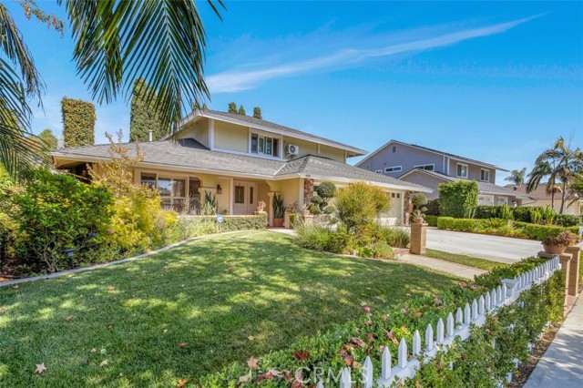 Detail Gallery Image 2 of 39 For 408 Torrens St, Anaheim,  CA 92807 - 5 Beds | 3/1 Baths