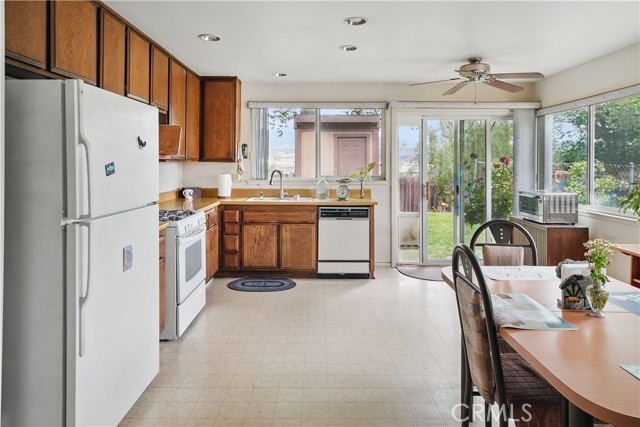 Image 8 of 27 For 18720 Wellhaven Street