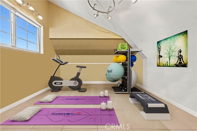 3916 Carnavon Way, Los Angeles CA: https://media.crmls.org/medias/4085db6f-ac7d-472d-bf2f-ce67873d1f72.jpg
