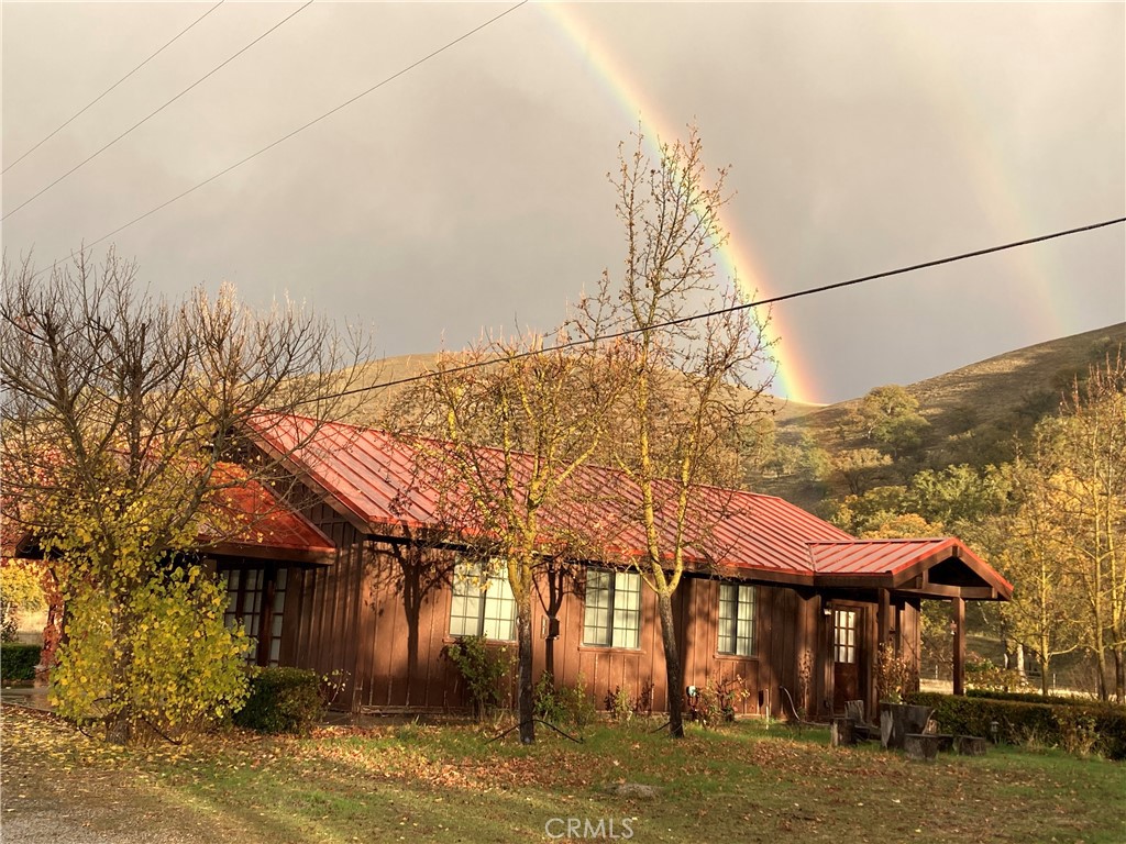https://media.crmls.org/medias/40862a11-845a-4f86-b069-c5c4a1428886.jpg?preset=X-Large