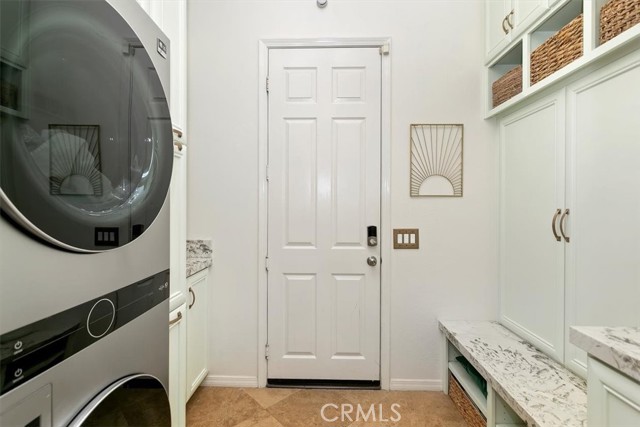 229 Oldenburg Lane, Norco CA: https://media.crmls.org/medias/408860cb-ee4f-4e10-8375-d99d4cf8bd66.jpg