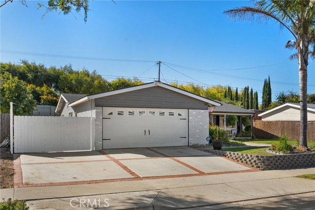 Detail Gallery Image 3 of 23 For 376 Jullien Dr, Santa Maria,  CA 93455 - 3 Beds | 2 Baths