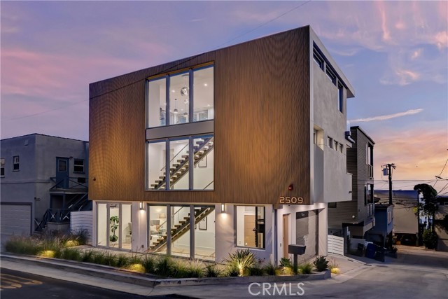 New Sand section home combines dramatic architecture with sweeping ocean views.