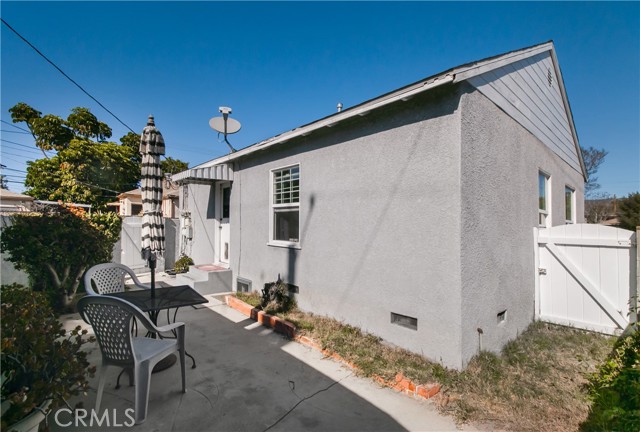 Detail Gallery Image 11 of 28 For 1329 -1331 N Screenland Dr #1329-1331,  Burbank,  CA 91505 - 4 Beds | 2 Baths