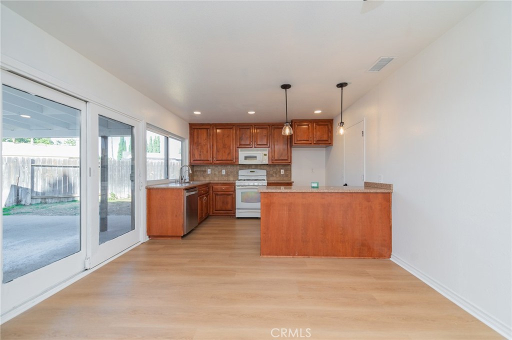 MLS #OC25272426 image #7