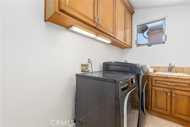 Detail Gallery Image 57 of 64 For 2516 Walnut Ave, Manhattan Beach,  CA 90266 - 5 Beds | 5/1 Baths