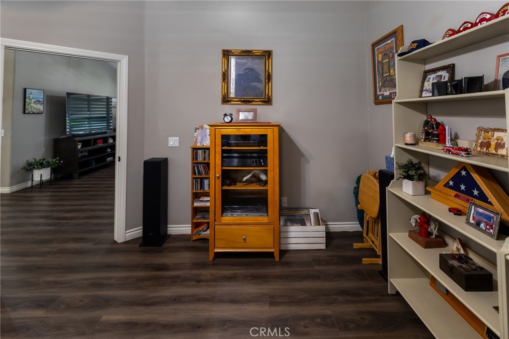 https://media.crmls.org/medias/408befc3-6521-48a0-8bcd-d0fbe126c35e.jpg?preset=X-Large