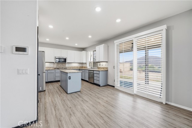 Detail Gallery Image 10 of 60 For 34161 Camelina St, Lake Elsinore,  CA 92532 - 4 Beds | 3 Baths