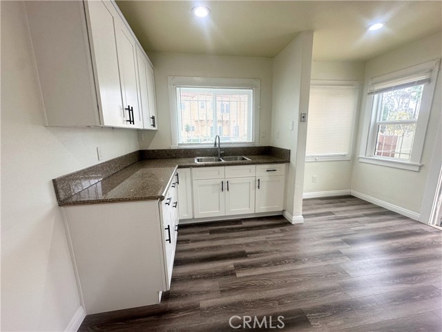 2217 10th Avenue, Los Angeles CA: https://media.crmls.org/medias/408d7ceb-c8d8-4ac2-94e1-ab8b98cbb9b2.jpg