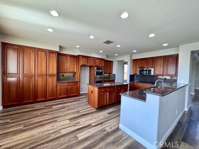 24018 Via Alisol, Murrieta CA: https://media.crmls.org/medias/408db09b-3d1a-4a05-931d-77c483a981d3.jpg