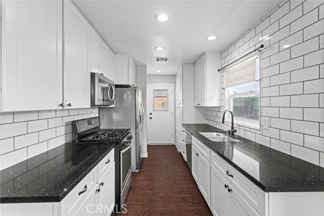 Detail Gallery Image 9 of 22 For 3469 Verde St, Riverside,  CA 92504 - 3 Beds | 1 Baths