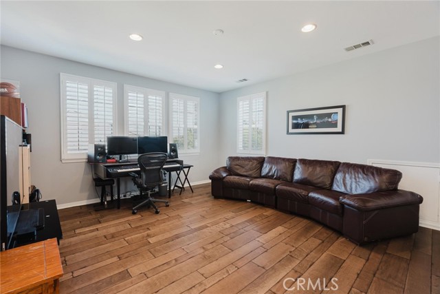 26052 Shadow Rock Lane, Valencia CA: https://media.crmls.org/medias/408e15fa-fc24-44e6-a4d4-65b324cc2ca1.jpg