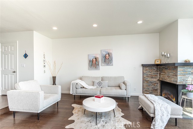 Detail Gallery Image 2 of 21 For 33422 Valley View Ct #5,  Dana Point,  CA 92629 - 2 Beds | 2/1 Baths