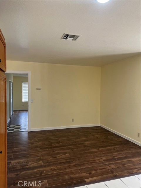 924 N Quince Avenue, Rialto CA: https://media.crmls.org/medias/408eb28b-f87d-4a3d-9354-cbbeef5d537b.jpg