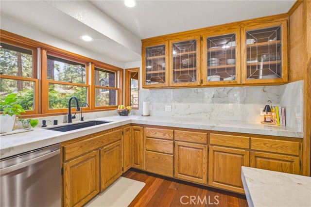 Detail Gallery Image 13 of 60 For 1137 Edna, Wrightwood,  CA 92397 - 5 Beds | 3 Baths