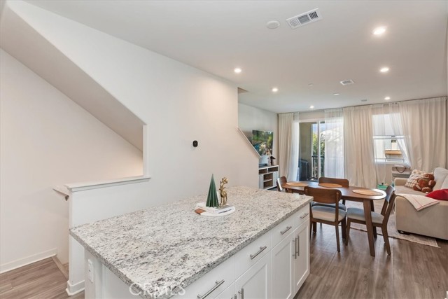 Detail Gallery Image 16 of 39 For 129 Dove Lndg, Covina,  CA 91722 - 3 Beds | 3 Baths