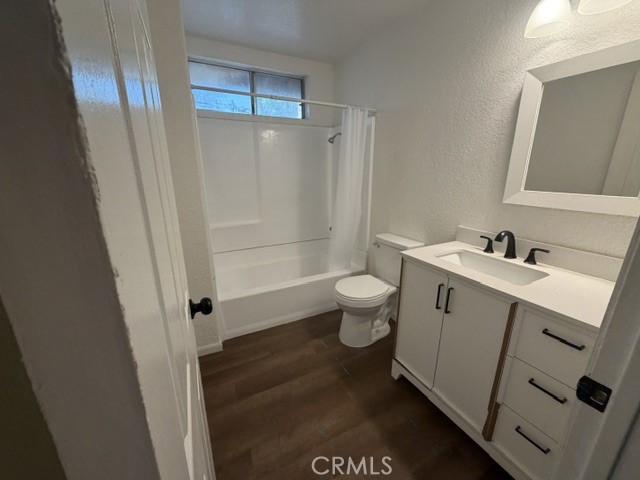https://media.crmls.org/medias/4090a095-e5a2-4494-9fc1-a5cdabfee8ac.jpg?preset=X-Large
