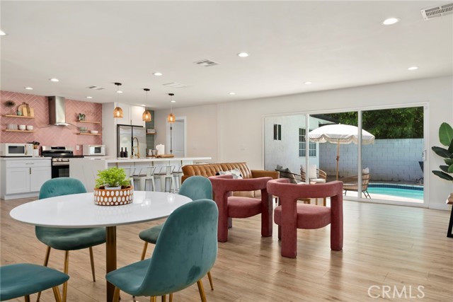 Detail Gallery Image 2 of 26 For 2214 Edna Dr, Santa Ana,  CA 92706 - 4 Beds | 3 Baths
