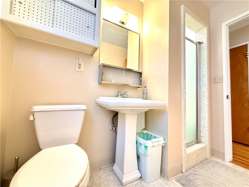 https://media.crmls.org/medias/4090ca52-66e5-469f-9d10-e3d712063691.jpg?preset=X-Large