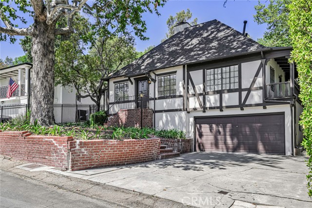 3975 Van Noord Avenue, Studio City CA: https://media.crmls.org/medias/40915525-38b3-4004-a06a-88156dedf3ed.jpg