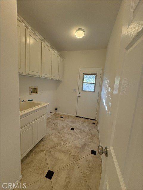 Detail Gallery Image 13 of 29 For 14500 Alder, Corona,  CA 92880 - 5 Beds | 4/1 Baths