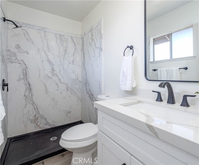 8891 Ovieda Plaza, Westminster CA: https://media.crmls.org/medias/40923e17-ec3f-4c18-a7f3-adb81b1e3f81.jpg