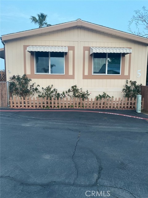 8191 Calabash Avenue #5, Fontana, CA, 92335 8191 Calabash Avenue #5, Fontana, CA, 92335