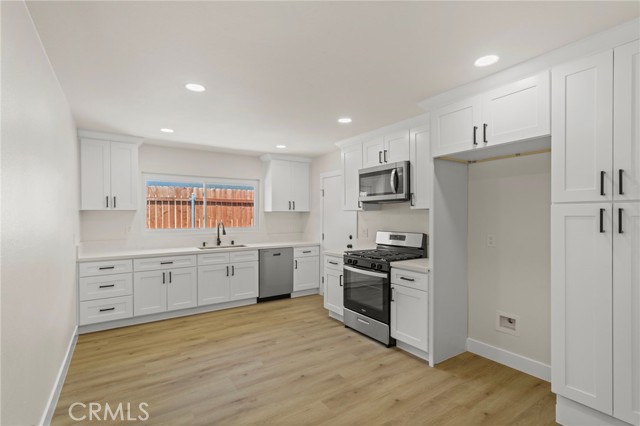 Detail Gallery Image 8 of 27 For 11429 Weber Ave, Moreno Valley,  CA 92555 - 4 Beds | 2 Baths