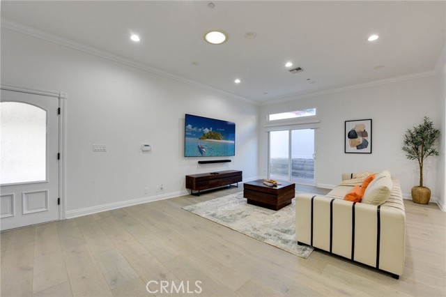 Detail Gallery Image 15 of 29 For 22237 Buena Ventura St, Woodland Hills,  CA 91364 - 3 Beds | 2 Baths