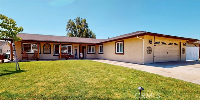 Detail Gallery Image 2 of 55 For 4921 Bluff St, Norco,  CA 92860 - 3 Beds | 2 Baths