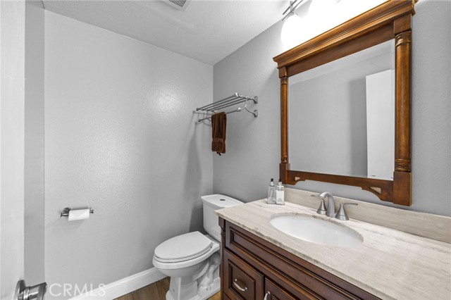 23006 Via Cereza, Mission Viejo CA: https://media.crmls.org/medias/40939eb9-d7d9-464b-8998-5c13dee54047.jpg