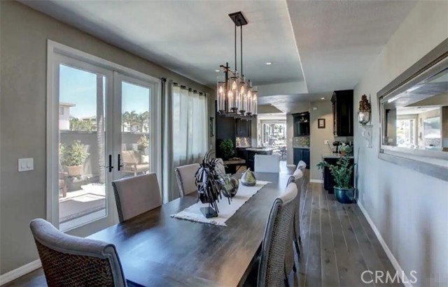 Detail Gallery Image 4 of 16 For 123 10th St, Huntington Beach,  CA 92648 - 3 Beds | 2/1 Baths