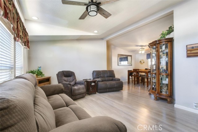 Detail Gallery Image 7 of 38 For 840 E Foothill Bld #183,  Azusa,  CA 91702 - 3 Beds | 2 Baths